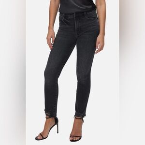 Good American Slim Straight Jeans